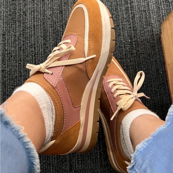 Naturalizer Remy Stretch style slip on sneaker. Suede and neoprene. Size 10. - Picture 13 of 13